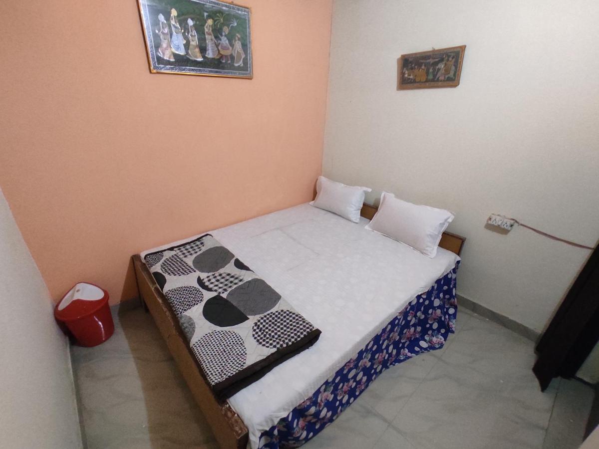 Superinn Home Stay& Guest House Агра Экстерьер фото