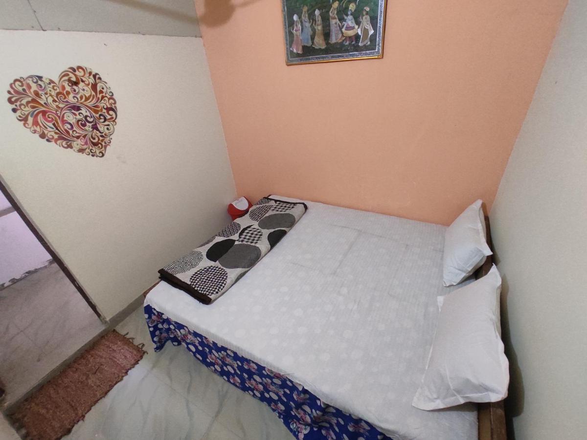 Superinn Home Stay& Guest House Агра Экстерьер фото