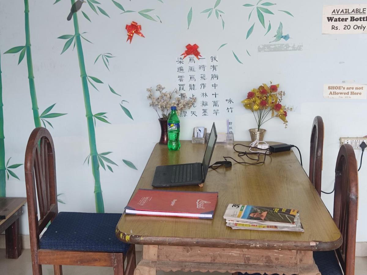 Superinn Home Stay& Guest House Агра Экстерьер фото