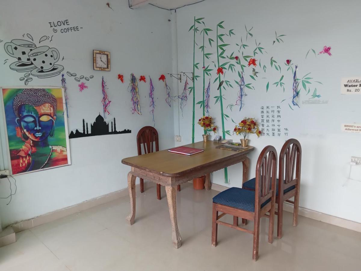 Superinn Home Stay& Guest House Агра Экстерьер фото